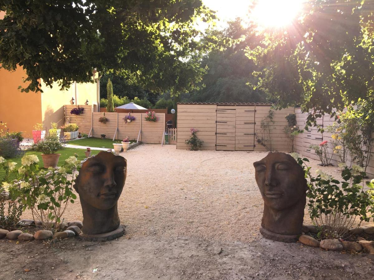 Mas Le Nathakassou Villa Cabannes Exterior photo